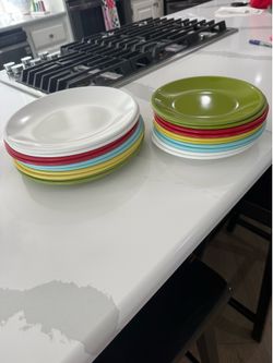 Looks New:10 each Melamine Dinner and Salad Plates