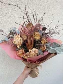 Dry flower bouquet
