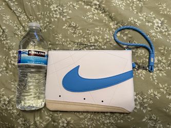 New nike wristlet/wallet