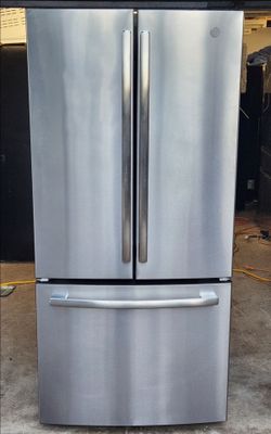 GE Refrigerator 33 inches wide