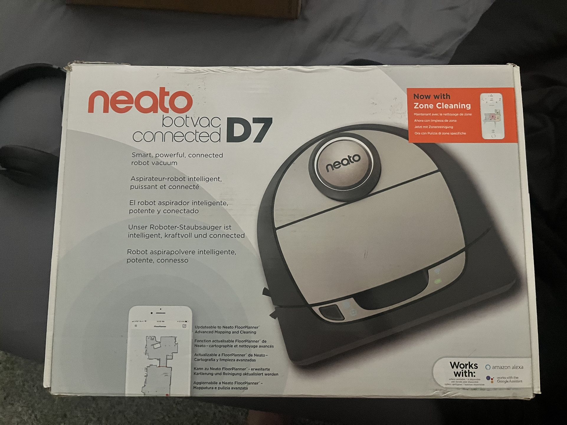 Neato D7 Vacuum