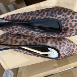 Women’s Leopard Print Flats – Comfortable Soft Sole Slip-On Shoes – Wholesale Available