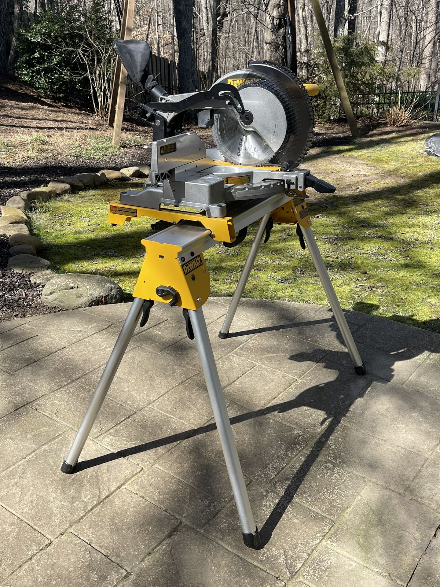 DeWalt DW715 12” Compound Miter Saw with Sawhorse Stand (foldable legs
