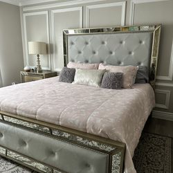 Lorraine King Bedroom Set