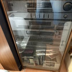 Stereo system With 5 Discs, 2 Cassettes And Radio. 