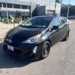 toyota prius c 2015