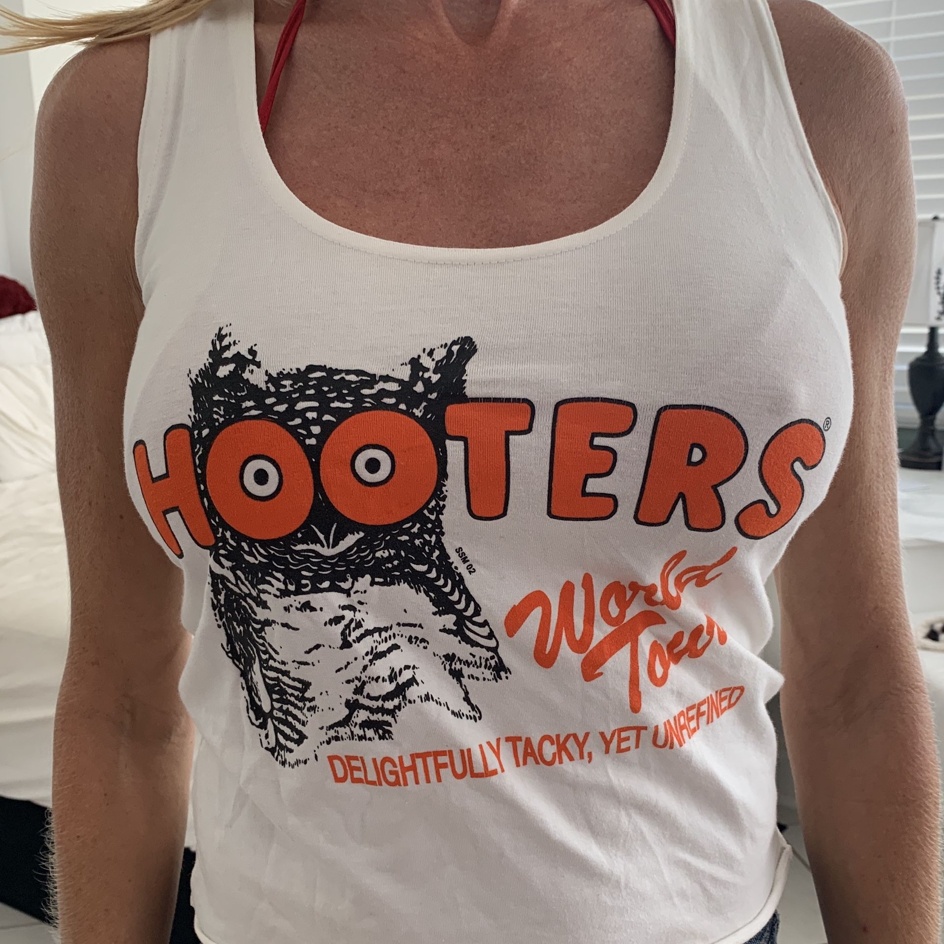 New Hooters Tank Top Crop Top