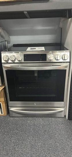 LG - 6.3 cu. ft. Smart Slide-In Electric Range with ProBake Convection & Air Sous Vide in PrintProof Stainless Stee 