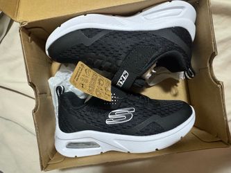 Sketchers kid’s shoes