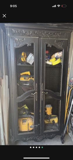 Beautiful Cabinet Has Lights 