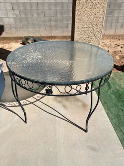 Round Patio Table with Textured Glass Top – Wrought-Iron Base