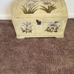 Vintage Trunk 