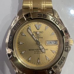 Seiko Gold Watch.  Like New No Scratches $130