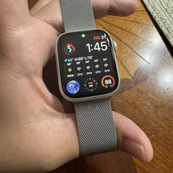 Apple Watch Series 9 (GPS 45mm) 