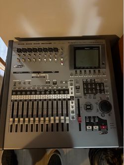 Roland vs 2400 home studio/mixing board