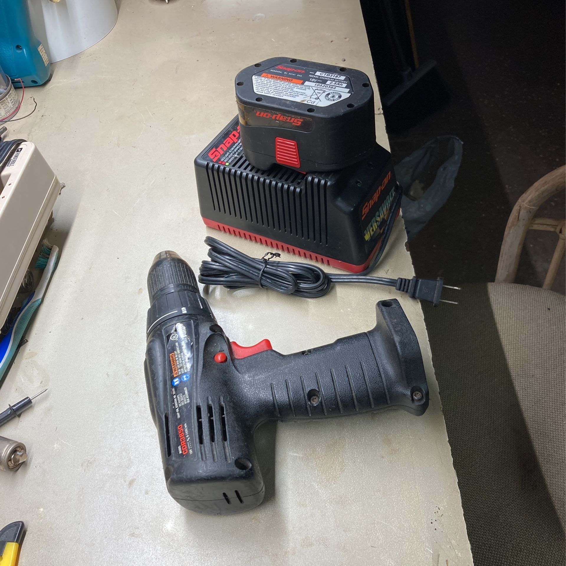 Snap On 18v Cordless Drill With 1 Good Battery $25.00