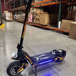Dual-motor electric scooter