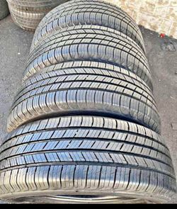🔱🌀 225 60 R 17 Michelin tires en perfectas condiciones de Vida