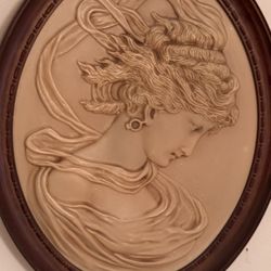 CAMEO WALL DECOR