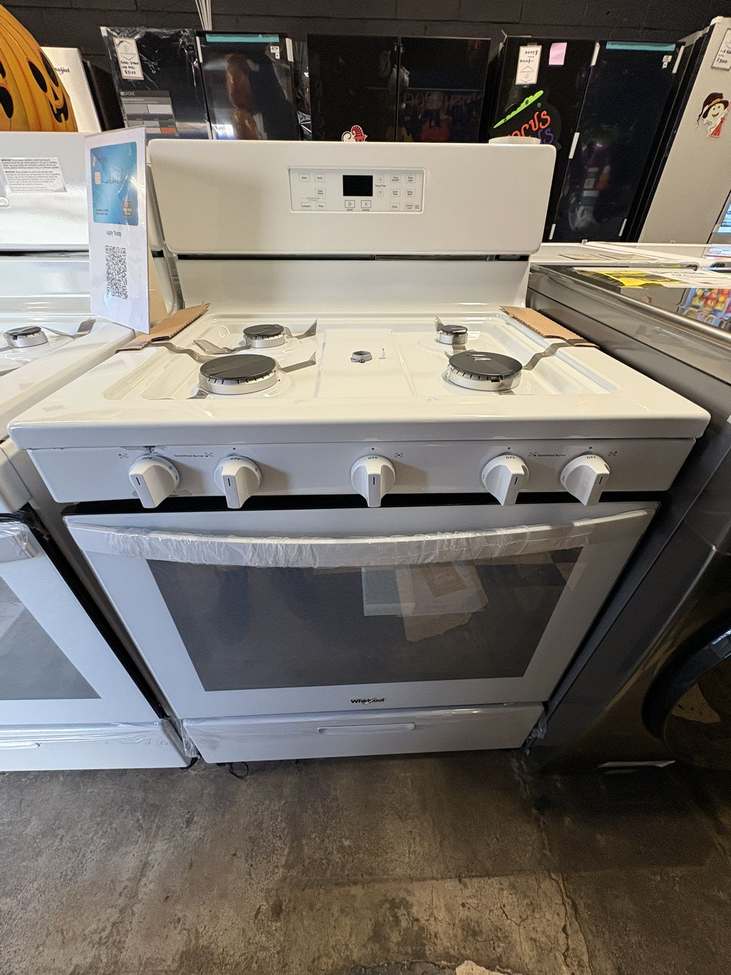 Whirlpool Freestanding Gas Range In White 🕷️🎃