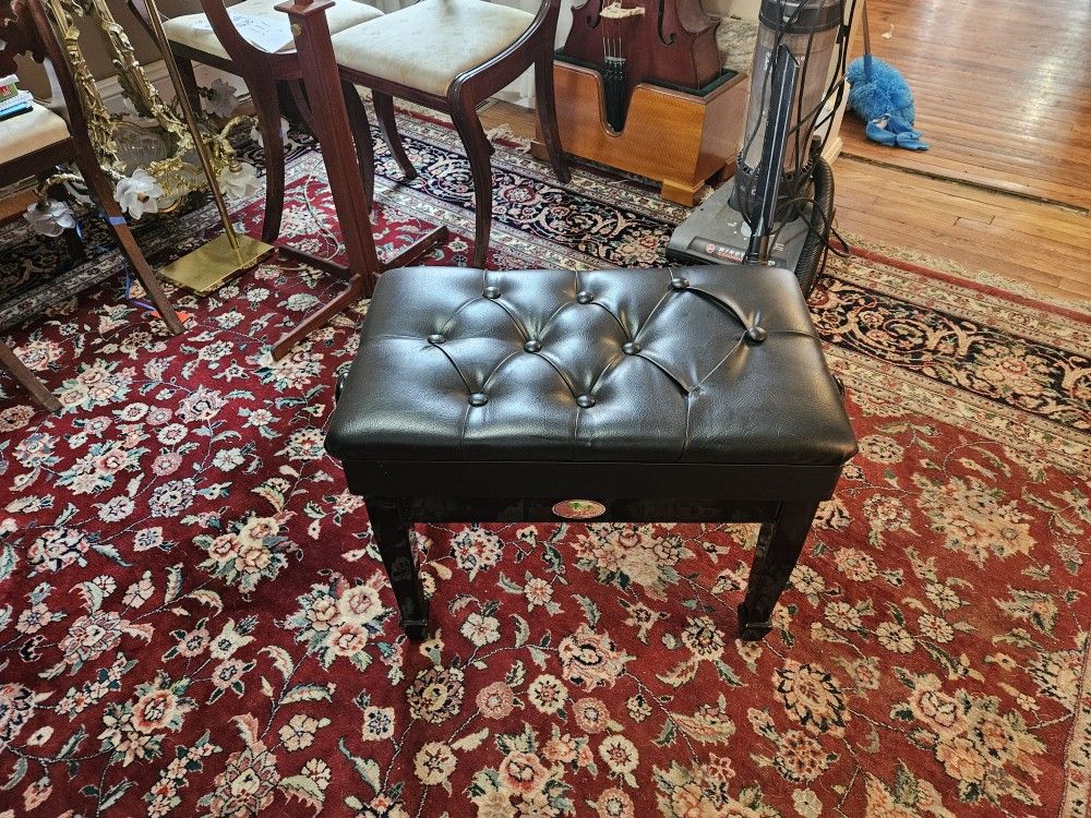 Adjustable Piano Bench