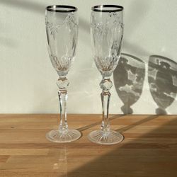 LIKE NEW!! Pair of Waterford Crystal Champagne Flutes.