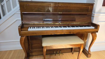 Samick Upright Piano