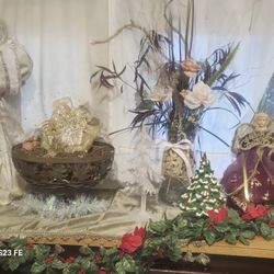 X Mas Wreaths An Decor