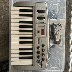 M-Audio Oxygen 8 25 Key MIDI Controller