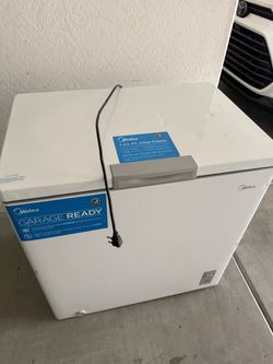Midea 7 Cu. Ft. Chest Freezer