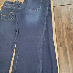 Levi Jeans Capri👖 Pants & LEI Jean Pants, Extremely Comfortable/Stretchy/Gently Used, $16 Takes All Three! 🤗❤️❤️❤️