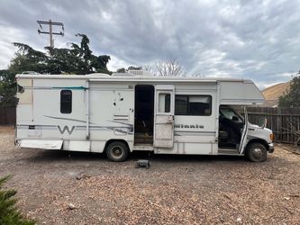 2003 Winnebago 19b Abandoned