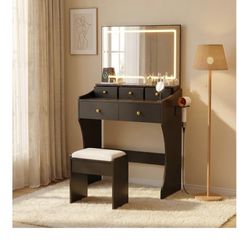 Open box -New Vanity Mirror w/ Lights- missing one wood piece and mirror broken on bottom horizontally 