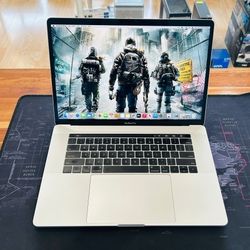 Apple MacBook Pro 15” 2018 
6-CORE i7 16GB 500GB Radeon Pro 560X 4GB VRAM Graphics