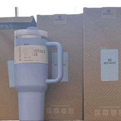 Stanley Quencher H2.0 Flowstate 40oz Tumbler Light Blue/Hydrangea - NEW IN BOX 