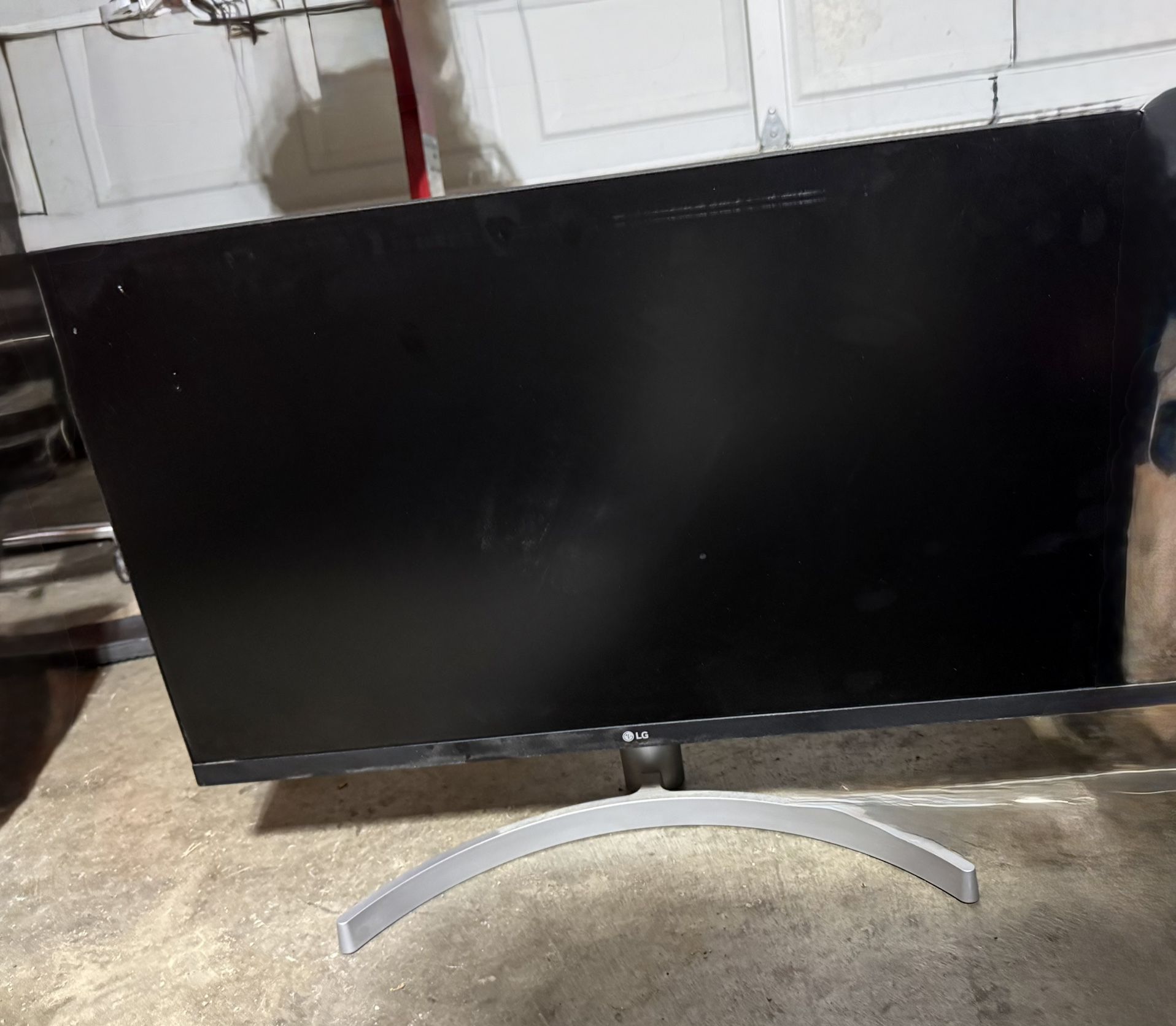 Lg 27” Monitor