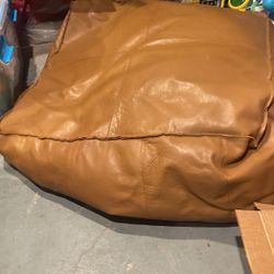 Article Leather Pouf