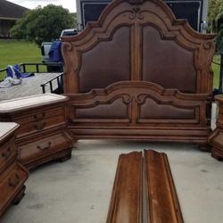 King size Bedroom Set Tuscano Collection ( Deliver Available ) 