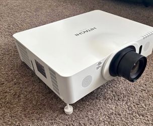 Hitachi Projector - HDMI 4200 Lumens