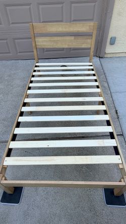 🛏️ 🔥 BRAND NEW! Classic Natural Wood Bed Frame w/ Headboard