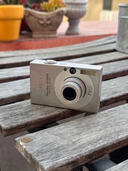 Vintage canon Powershot sd1000 Y2K digicam