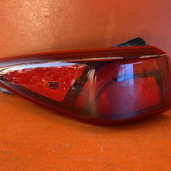 2022 2023 Hyundai Kona Left Driver Side Tail Light Assembly OEM 92401-J9510