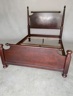 Queen Size Bed Frame – Includes Headboard & Footboard