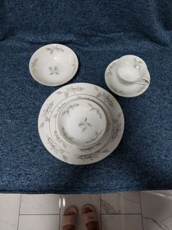 Vintage 7 Piece Place Setting For 12 