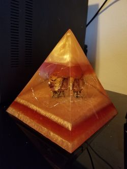 Custom pyramid lamps