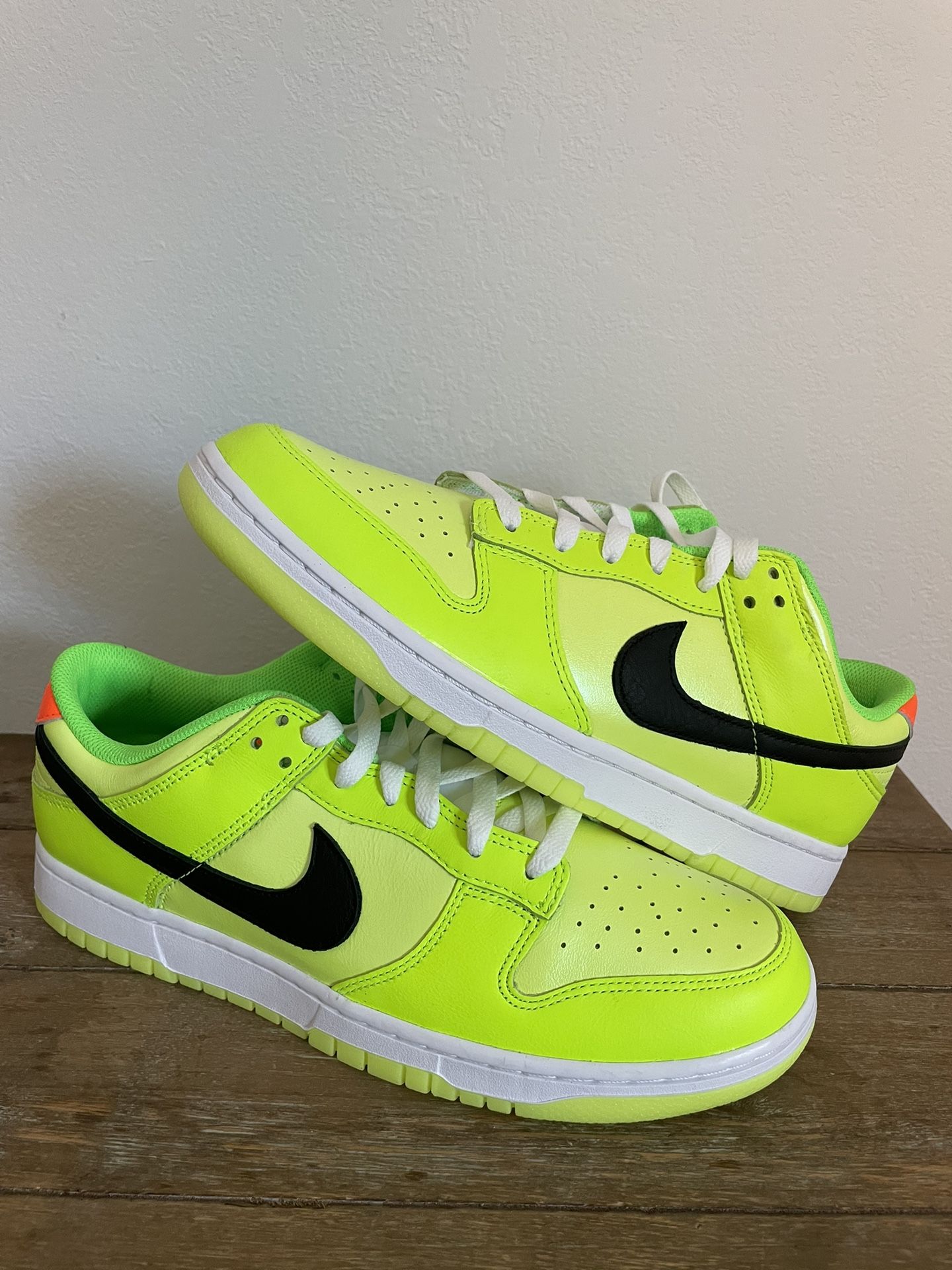 Nike Dunk Low SE Splash Volt