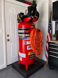 Husky Pro 60-Gallon Vertical Air Compressor – Cast Iron Pump – 135 PSI