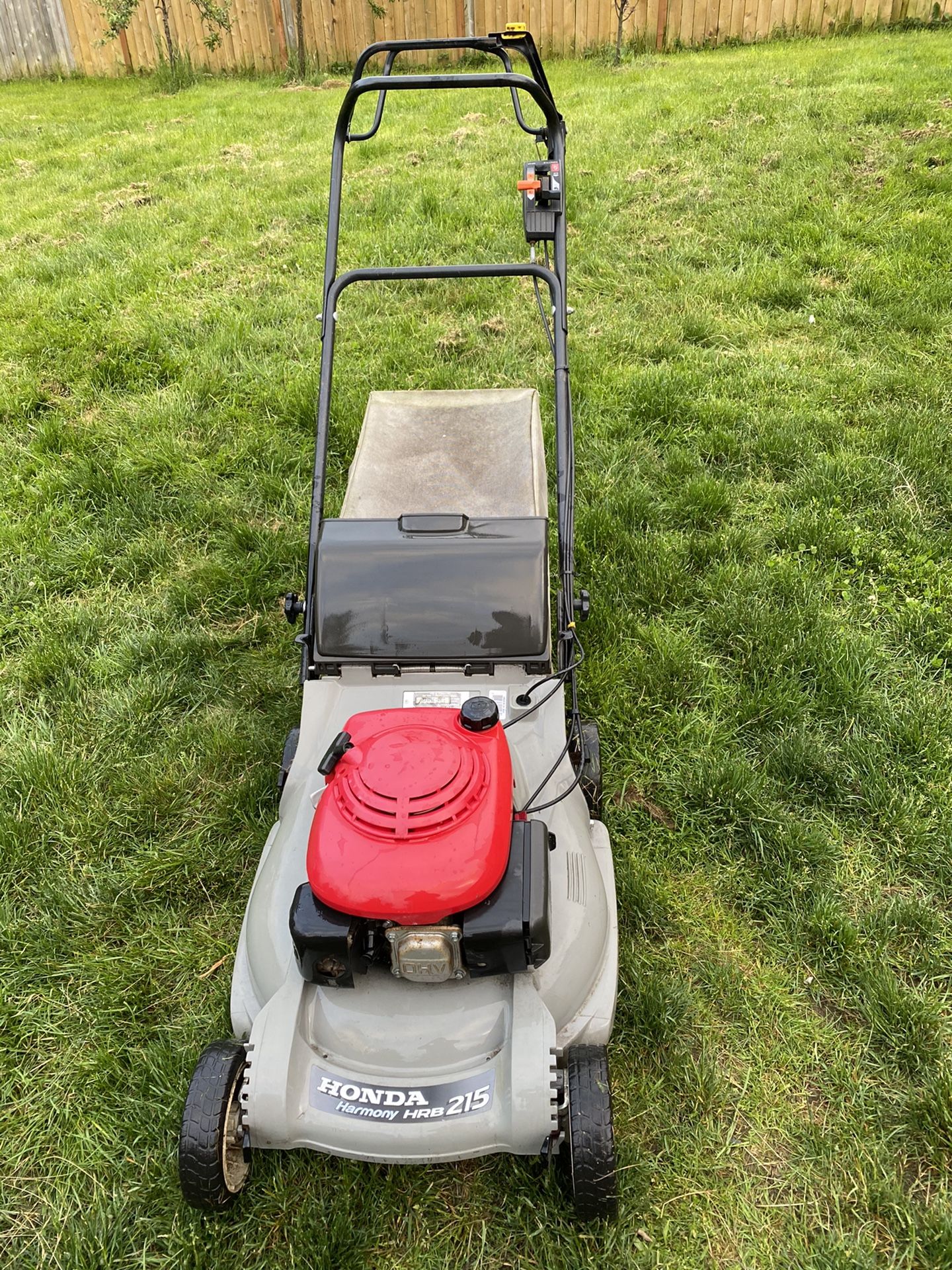 Honda Harmony HRB 215 lawn mower for Sale in Woodinville, WA OfferUp