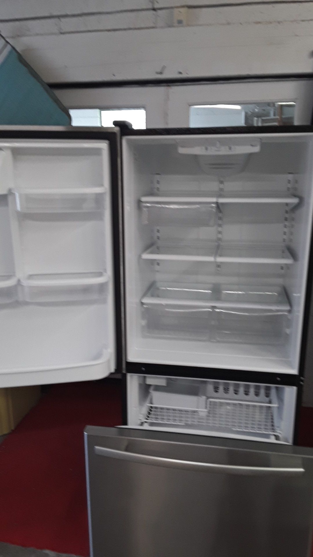 18 cubic foot bottom freezer Whirlpool stainless steel with ice maker