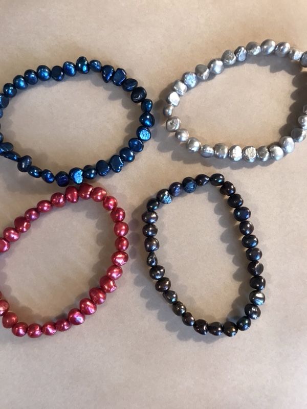 Women’s 4 stretch bracelets